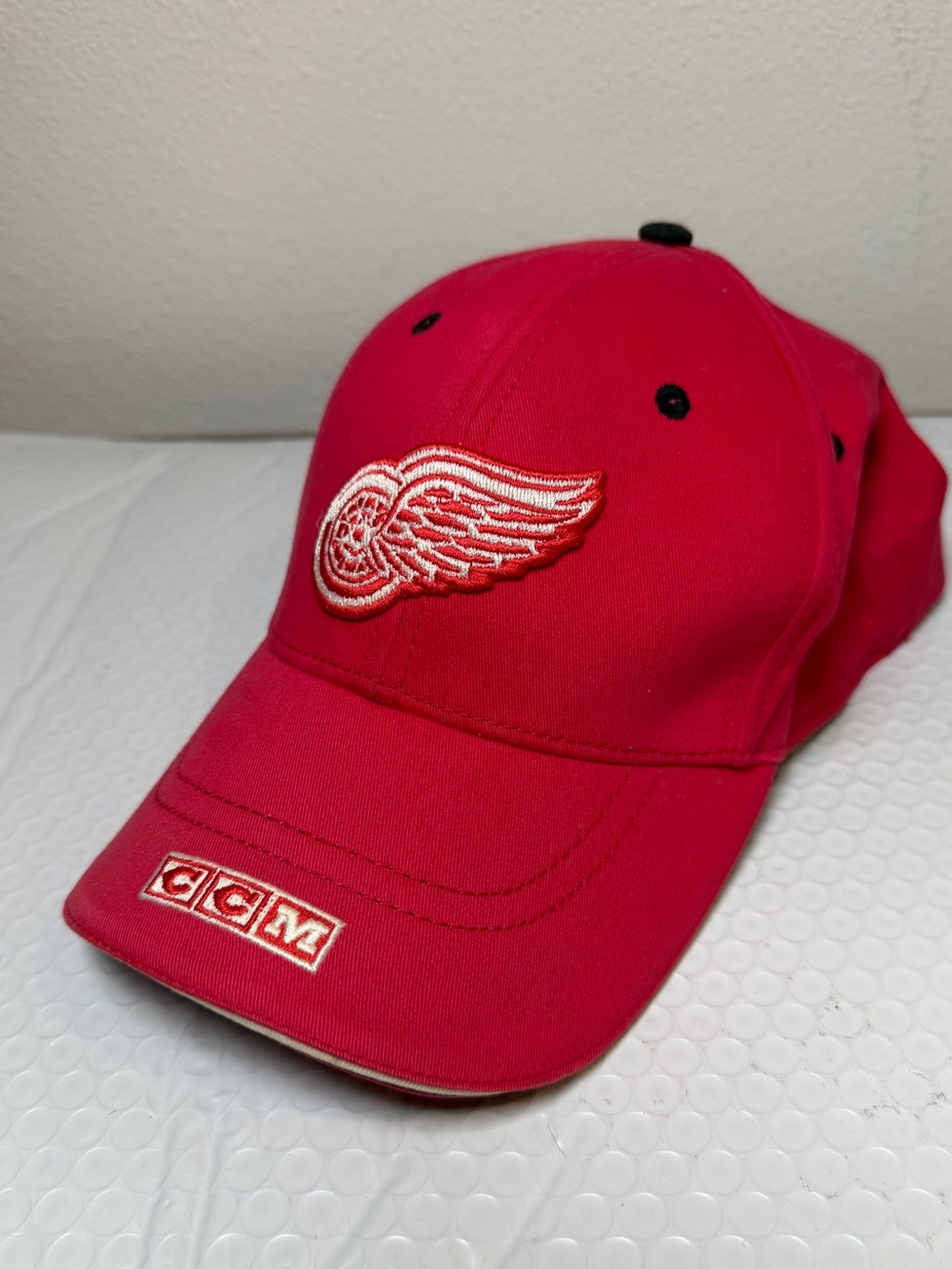 Vintage CCM Detroit Red Wings NHL Center Ice Hockey Hat Cap Adjustable Y2K